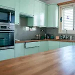 Sunshine Royal Seacrest- Prime Location With Pool *