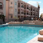 Sunshine Royal Seacrest- Prime Location With Pool パ フォス