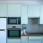 Sunshine Royal Seacrest- Prime Location With Pool *
