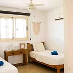 Sunshine Royal Seacrest- Prime Location With Pool *