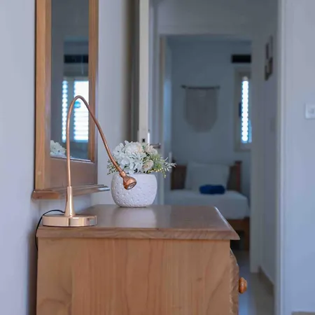 Sunshine Royal Seacrest- Prime Location With Pool Paphos