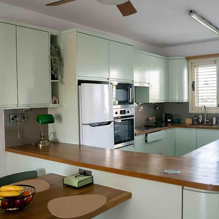Sunshine Royal Seacrest- Prime Location With Pool *