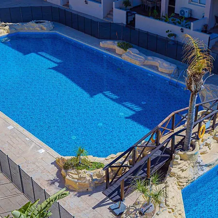 Sunshine Royal Seacrest- Prime Location With Pool *