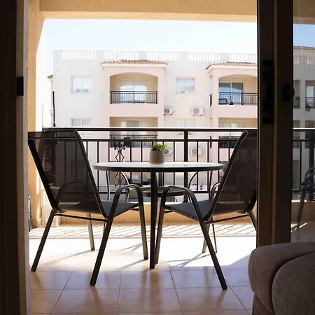 Sunshine Royal Seacrest- Prime Location With Pool Paphos