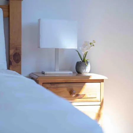 Sunshine Royal Seacrest- Prime Location With Pool * Paphos