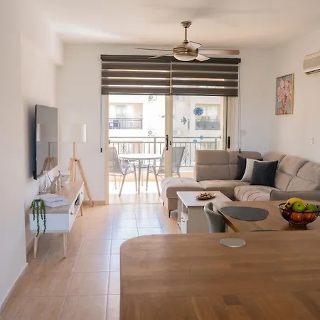 Sunshine Royal Seacrest- Prime Location With Pool Apartment *