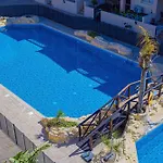 Sunshine Royal Seacrest- Prime Location With Pool *